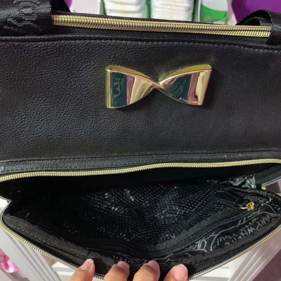 Keeping for now ✌️  Betsey Johnson • Black White Rose Embossed Diaper Bag - Picture 4 of 7
